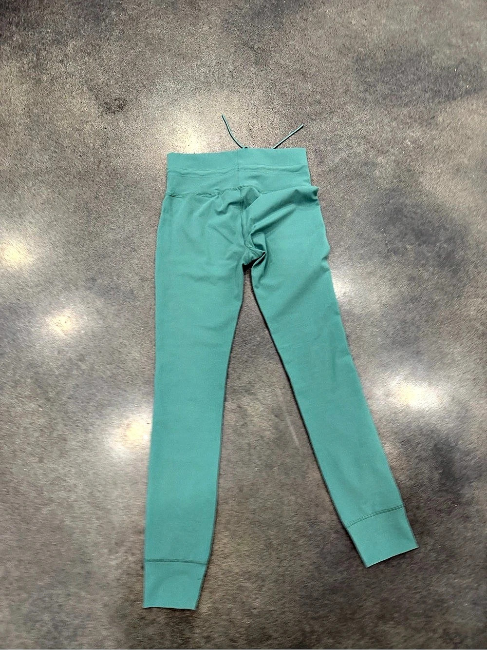 Vuori Performance Jogger Green Drawstring Leggings (Long)